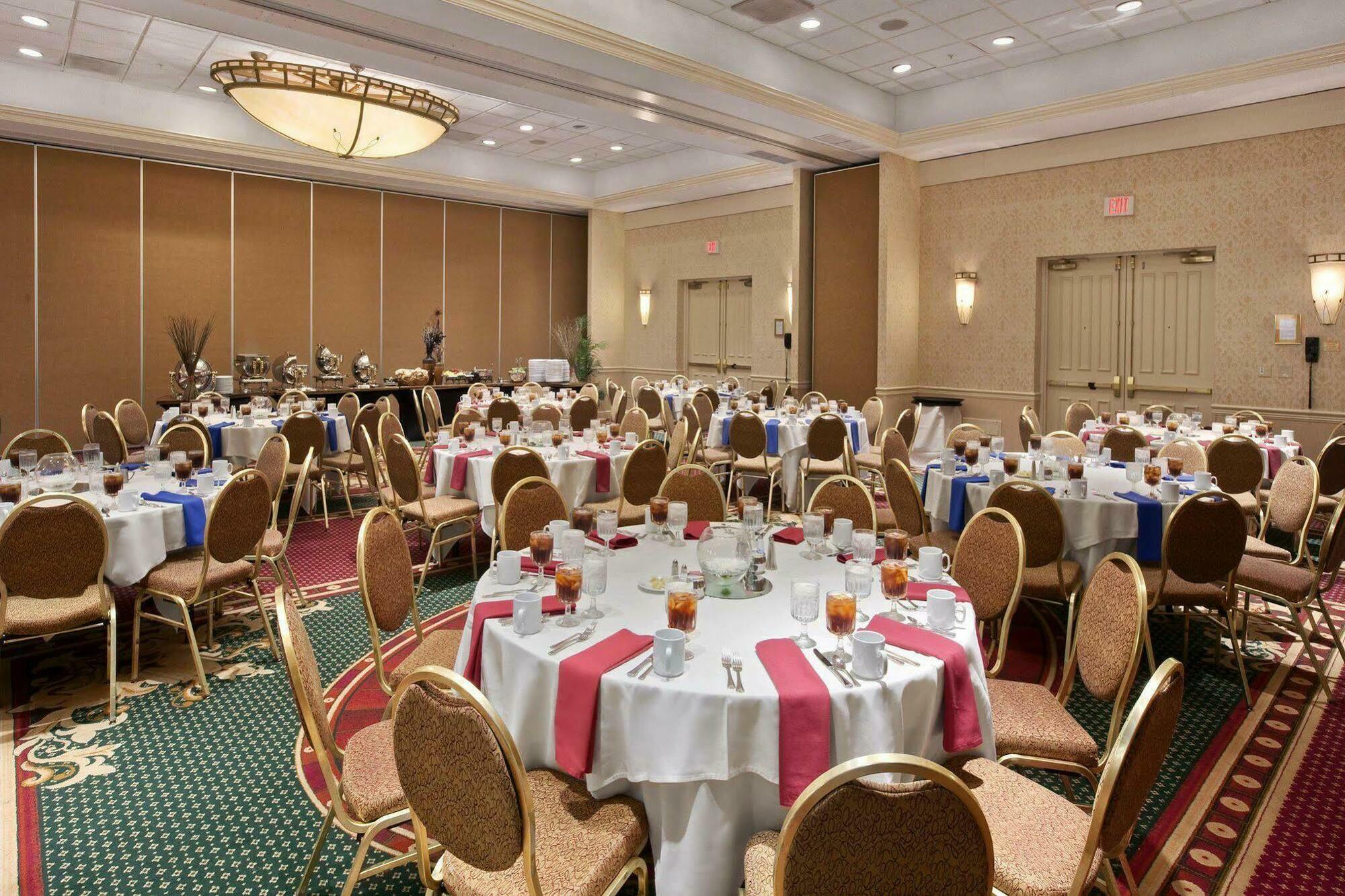Doubletree By Hilton Cleveland East Beachwood Étterem fotó